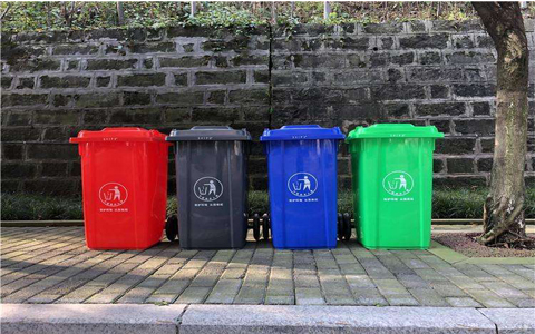 街道垃圾桶
